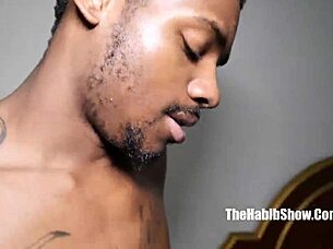 Kokhontas Stretches Teen Pussy