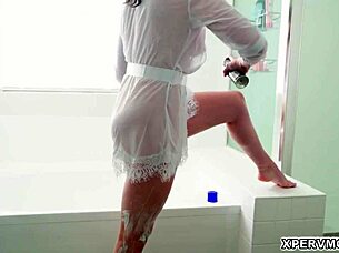 Oliver Faze Shaves Jenna Noelle's Pussy And Ass, Then Licks It Clean!