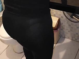 fucking the maid in secret