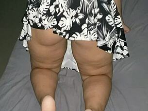 My sister-in-law next door and we had a quiet encounter - karina and lucas