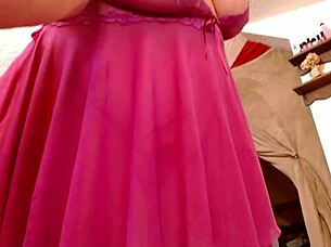 Dawnskye1962 shows off delicious curves in update. Her big ass and hairy charm flash on camera.