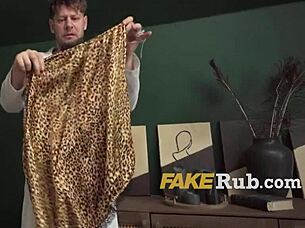 Mi hermanastro me ayudo a masturbarme con su polla asta correrme fuertemente