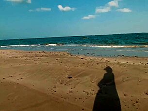 Risky beach sex with girlfriend!