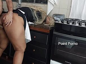 I stepped out of the bath naked and found the maid in the kitchen. 😈