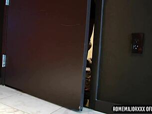 Rome Major lets Sara Jay handle his big cock