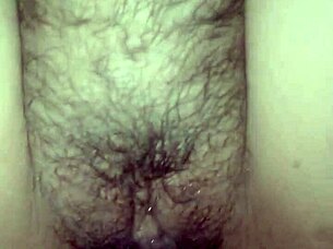 Me encontré a la conejita de Pascua masturbándose y me la follé