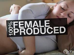 Red-haired Penny Lay's self-pleasure experience in high definition