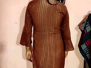 did the tailor fuck the bhabhi after touching her pussy?