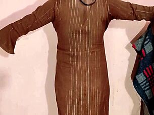 did the tailor fuck the bhabhi after touching her pussy?