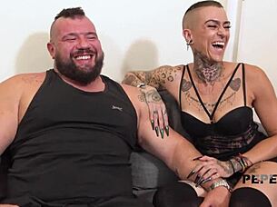 The strongest couple in spain, strongman and harley, don't mess around.