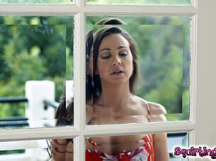 Cadence Lux’s moist pussy eaten out so perfectly! 😍