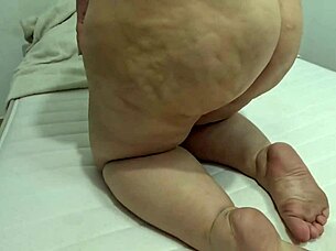 I spied on my friend's big ass wife and she let me touch her wet big pussy