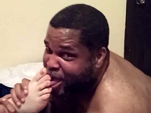 Rocky Tajauta enjoys delicious feet 😋