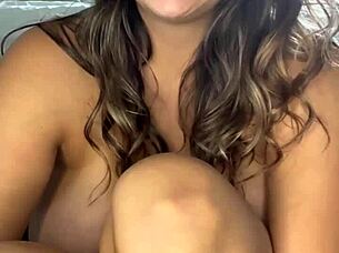 Chubby Middle-Eastern milf rides thick dildo to huge squirt orgasm. Her homemade show is pure fire!