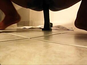 Intense squirting session brings pure ecstasy