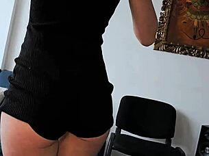 the beautiful hot laura wants to learn how to exercise with her sexy big butt and perfect back the boyfriend of her best friend fuck her