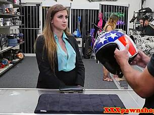 Velkokozá Pawnee Kráska Sprškaná Makléřem V Skryté Kameře Špionážní Akce!