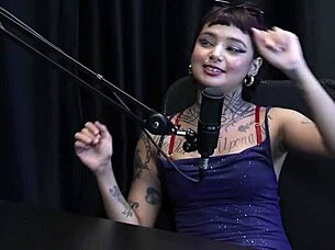 Annie Clementine, tell us about your naughty street fucking?