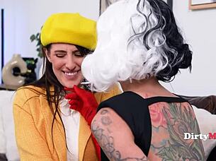 Aubree Valentine Feels Deep Emotion During Juicy Lesbian Muff Diving