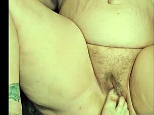 milf foot fucks deep in pussy?