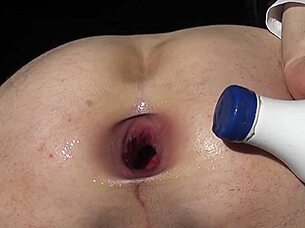 i'm opening my asshole for a wonderful gape, check it out