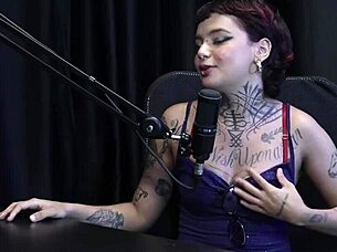 Annie Clementine, tell us about your naughty street fucking?