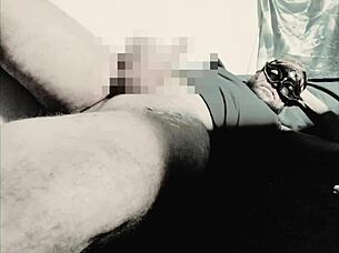 I watch daddy give bdsm penis massage to mature japanese woman