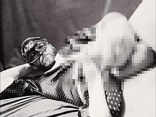 I watch daddy give bdsm penis massage to mature japanese woman