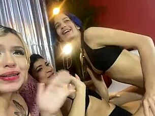 Gently Lesbian Kissing And Fingering Leads To Pussy Licking