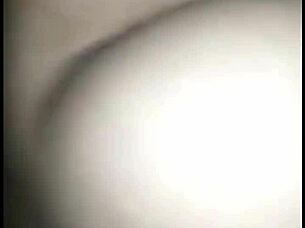 mi sexy hermanastra toma una siesta en la sala con ropa muy provocativa no me resisto y le rompo el culo antes de que llegue alguien a casa