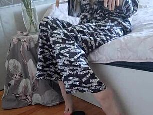 elza kom in nylon tights for financial domination fetish