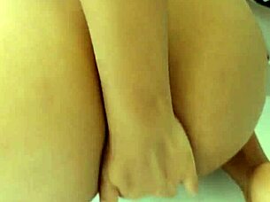 Me masturbando e indo chamando o nome dele