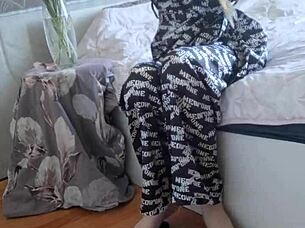 elza kom in nylon tights for financial domination fetish