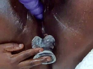 she takes double penetration and squirts everywhere