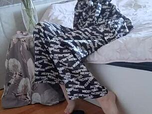 elza kom in nylon tights for financial domination fetish