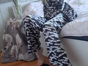 elza kom in nylon tights for financial domination fetish