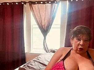 i masturbate while playing with my big tits and sexy body.