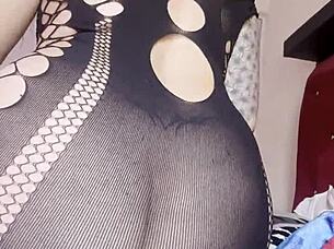 MY NEIGHBOR WATCHES ME MASTURBATE IN FRONT OF THE WINDOW