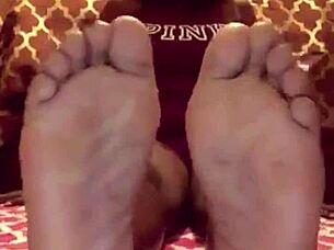 my step sister in law has beautiful ebony feet