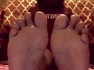 my step sister in law has beautiful ebony feet