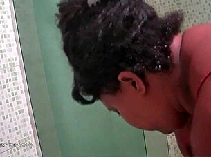 i hide camera on chubby stepmom showering