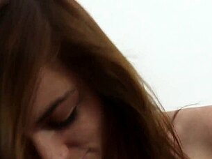 Babe uses crowbar and cock for squirting