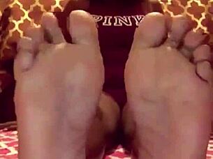 my step sister in law has beautiful ebony feet