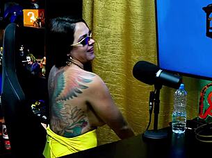 geisy dk shows off her beautiful back tattoo and commands ruan to put her on all fours for outdoor sex