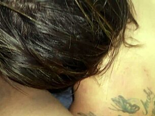 madrastra puta lets me cum inside her wet pussy