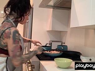 joanna angel dildos her pussy while cooking.