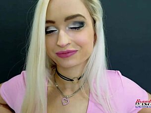 Blonde Kinky Coed Starlette Rubs Her Wet Twat And Deepthroats A Hard Boner