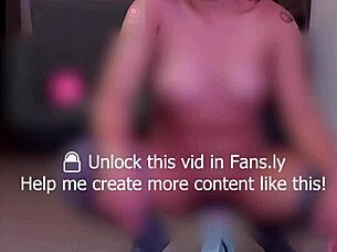 experimenting with a pussy workout on the beach with neighbors watching