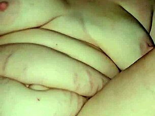 Milf achieves quick orgasm