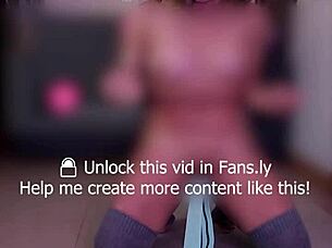 experimenting with a pussy workout on the beach with neighbors watching